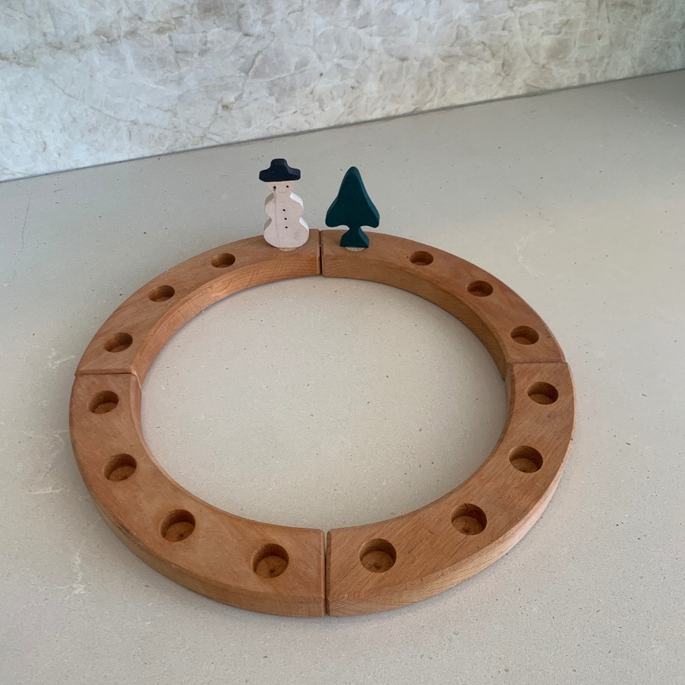 Grimm's Spiel & Holz Large Birthday Ring + winter decorative figures